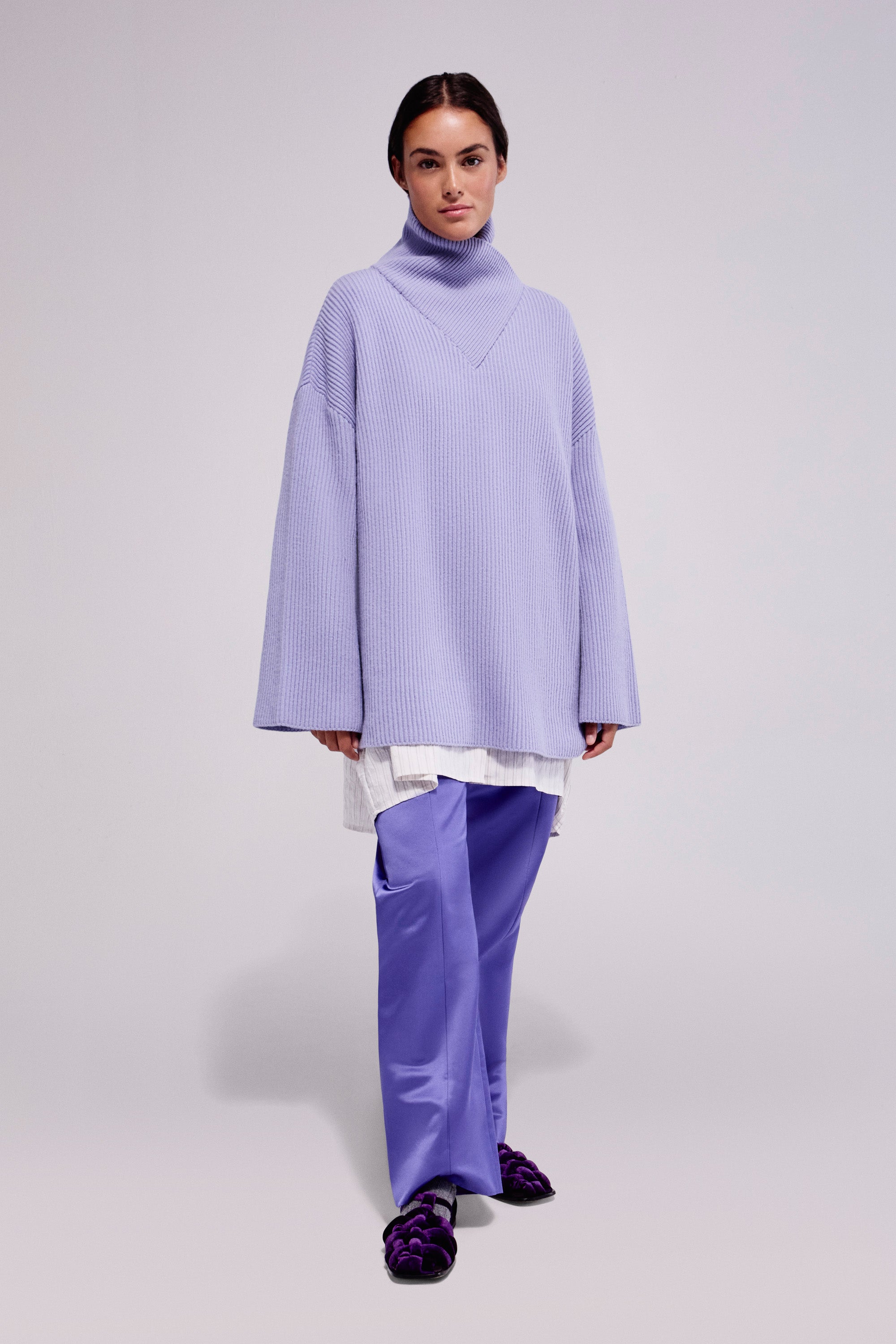 Wool Cross-Neck Sweater Lavanda