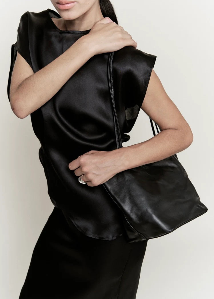 Relaxed Basket Black by Modern Weaving